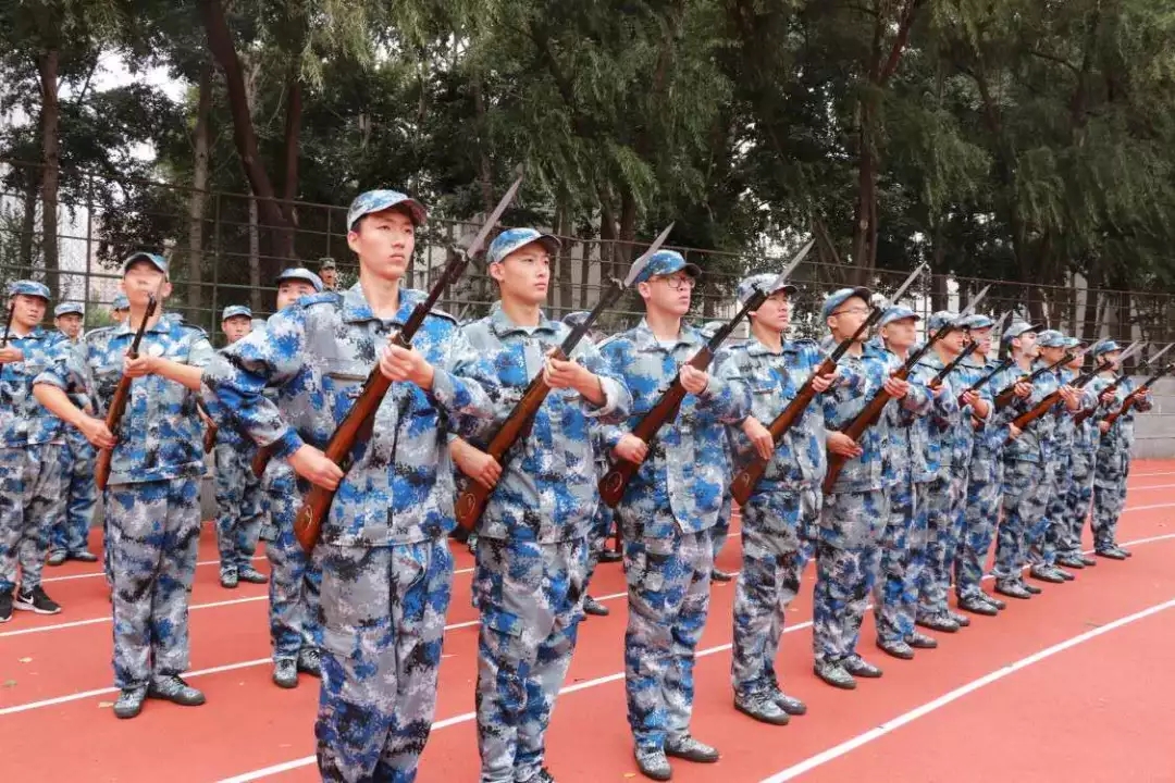 軍訓口號16字霸氣、囂張、押韻、有創意