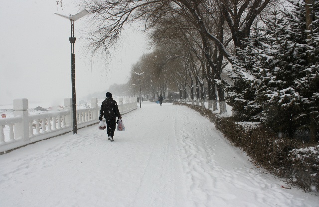 發朋友圈下雪高端句子 下雪了曬朋友圈怎么說